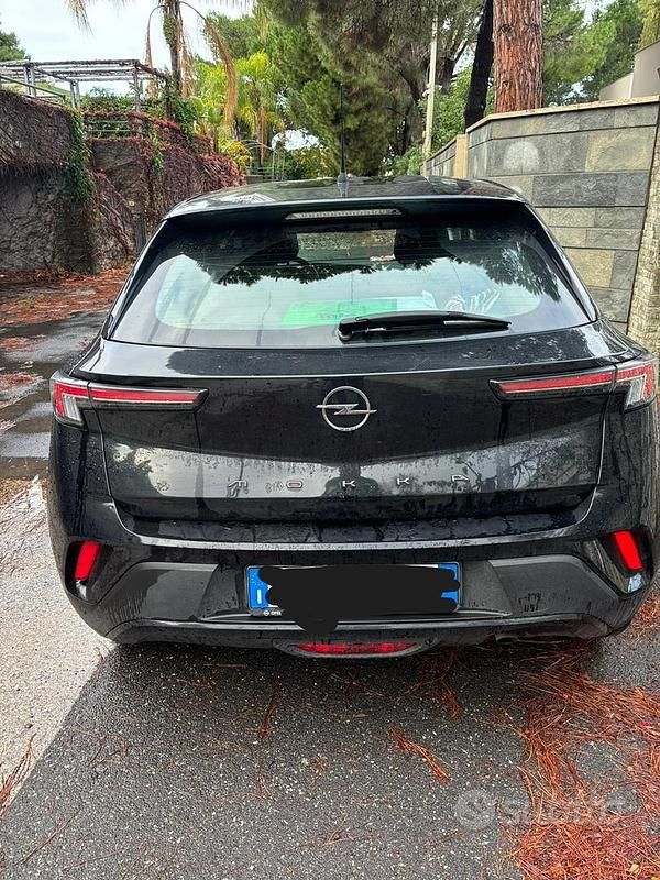Nero Usata 2022 Opel Mokka SUV | 15.000 € (Buon prezzo) - Immagine 1/4