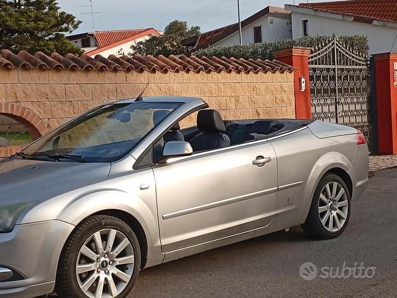 Usata Ford Focus Cabriolet 136 CV (100 kW) 2007 Grigio Cabrio