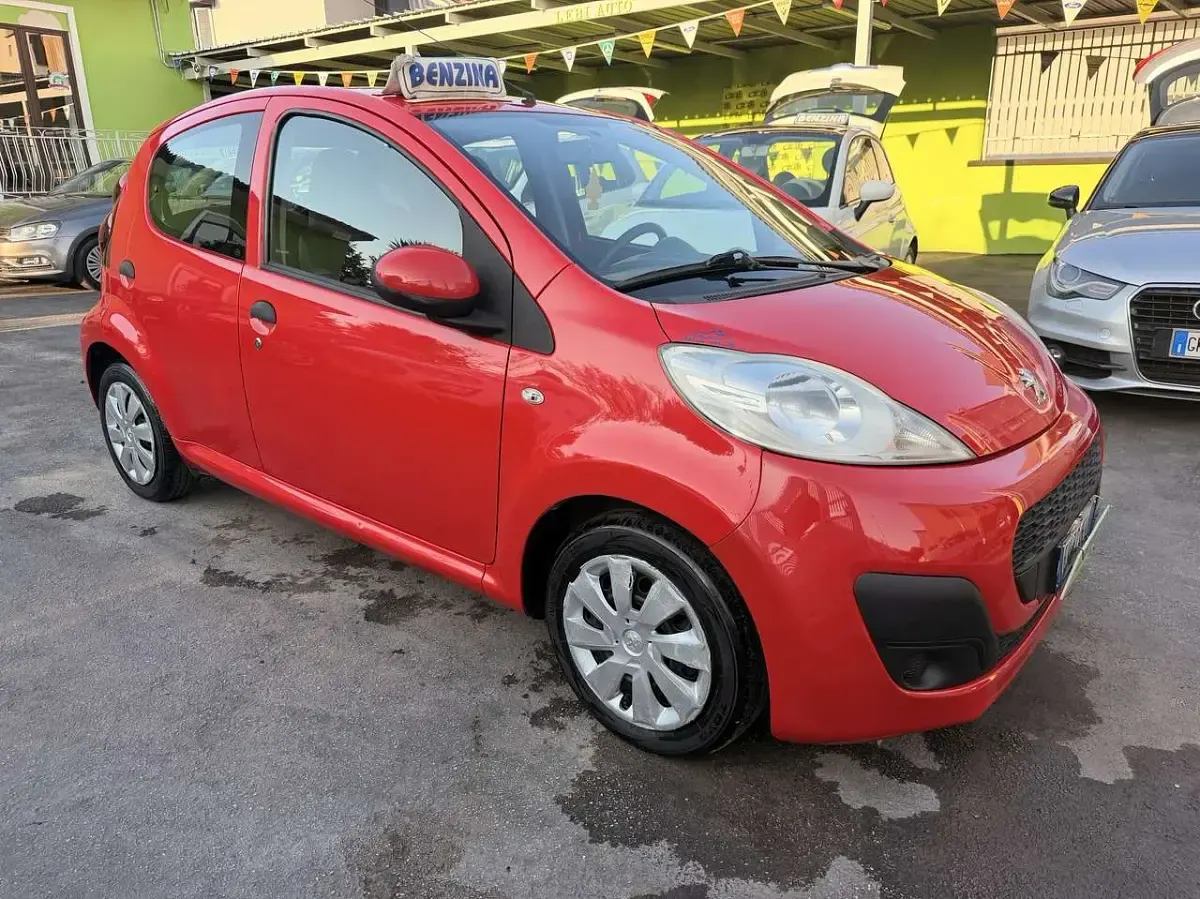 Usata Peugeot 107 68 CV (50 kW) 2014 Other Utilitaria