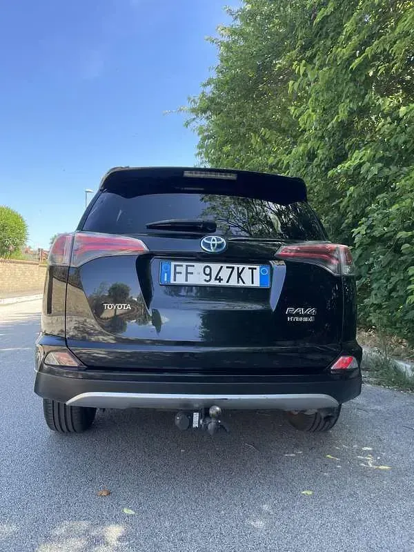 Usata Toyota RAV4 Hybrid Style 155 CV (114 kW) 2016 Nero SUV