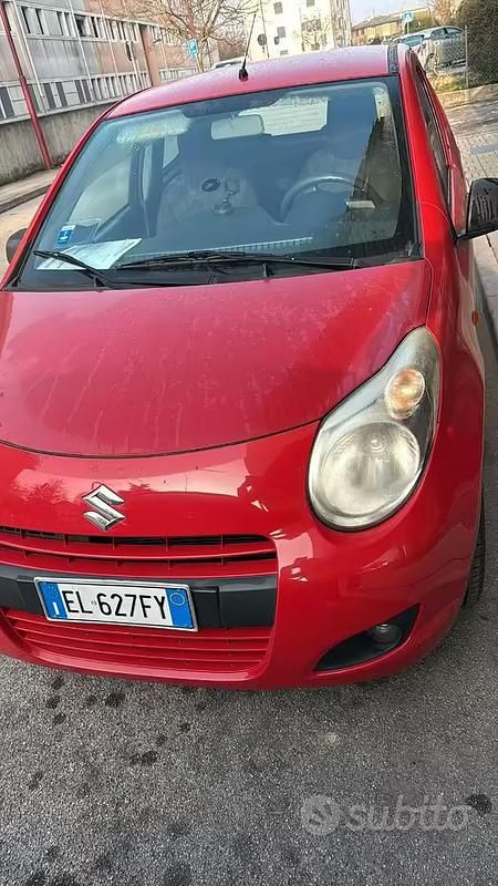 Usata Suzuki Alto 68 CV (50 kW) 2012 Rosso Utilitaria