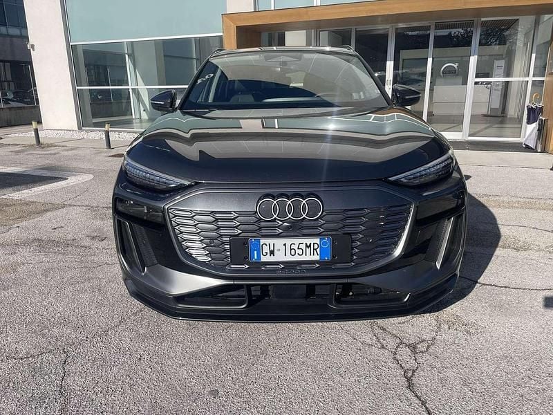 Usata Audi Q6 e-tron S-Line 119 kW (163 CV) 2024 Grigio SUV