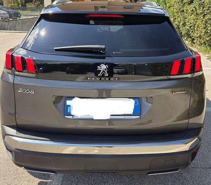 Usata Peugeot 3008 GT-line 131 CV (96 kW) 2019 Grigio SUV