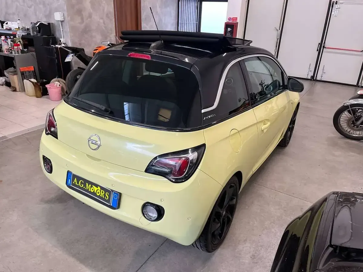 Usata Opel Adam 87 CV (63 kW) 2015 Giallo Utilitaria