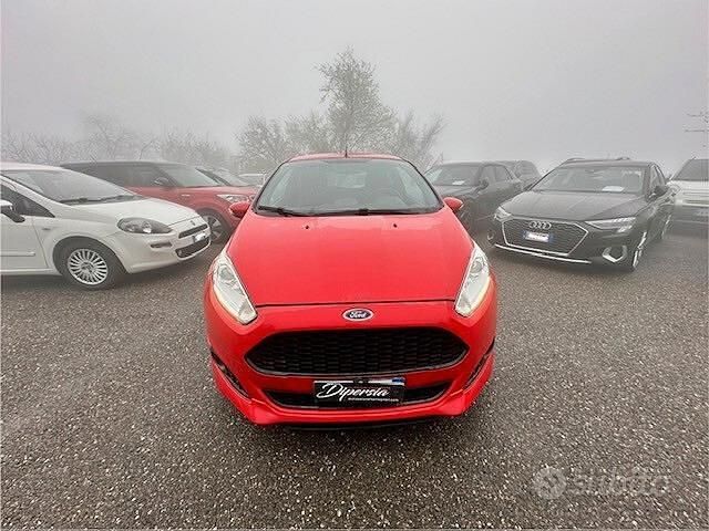 Usata Ford Fiesta ST-Line 75 CV (55 kW) 2017 Rosso Berlina