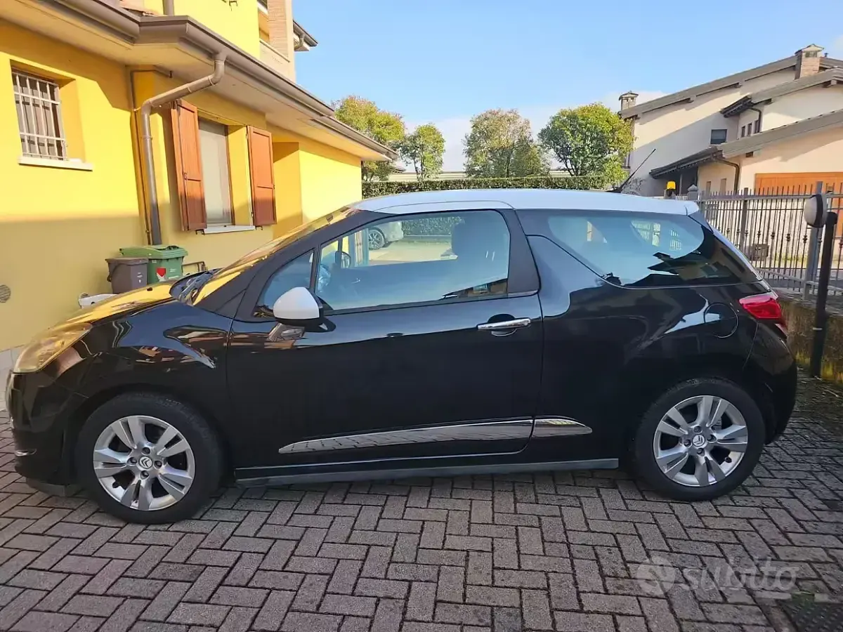 Usata Citroën DS3 So Chic 68 CV (50 kW) 2013 Nero Berlina