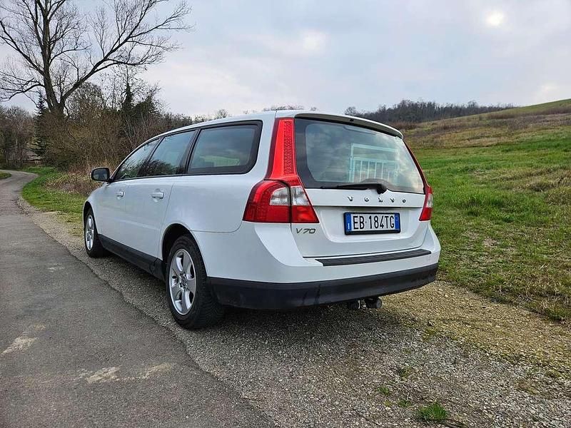 Usata Volvo V70 136 CV (100 kW) 2010 Bianco Station wagon