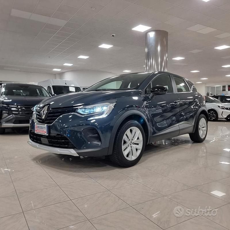 Usata Renault Captur 100 CV (73 kW) 2023 Blu SUV