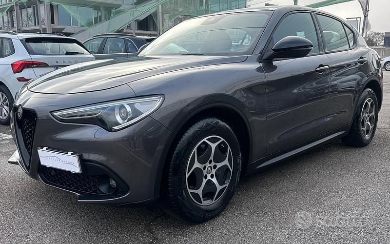 Usata Alfa Romeo Stelvio Business 160 CV (117 kW) 2022 Grigio SUV