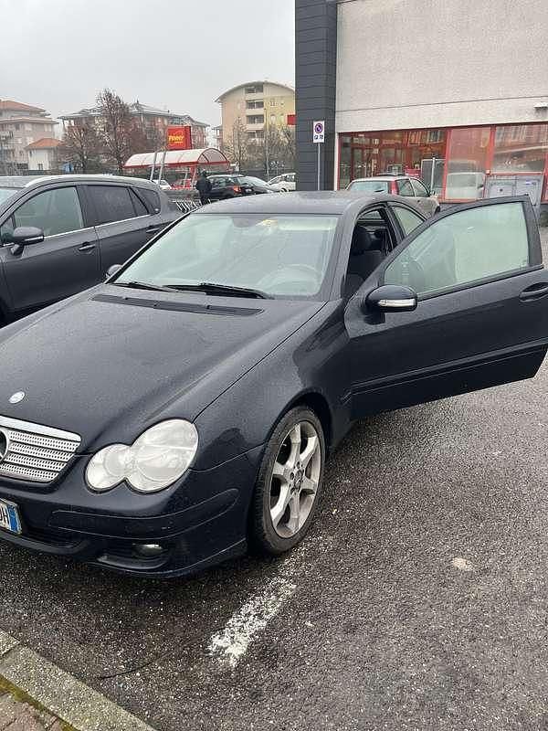 Usata Mercedes C220 AMG 150 CV (110 kW) 2007 Coupé