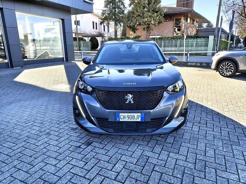 Usata Peugeot 2008 Active 101 CV (74 kW) 2022 Grigio platinum SUV