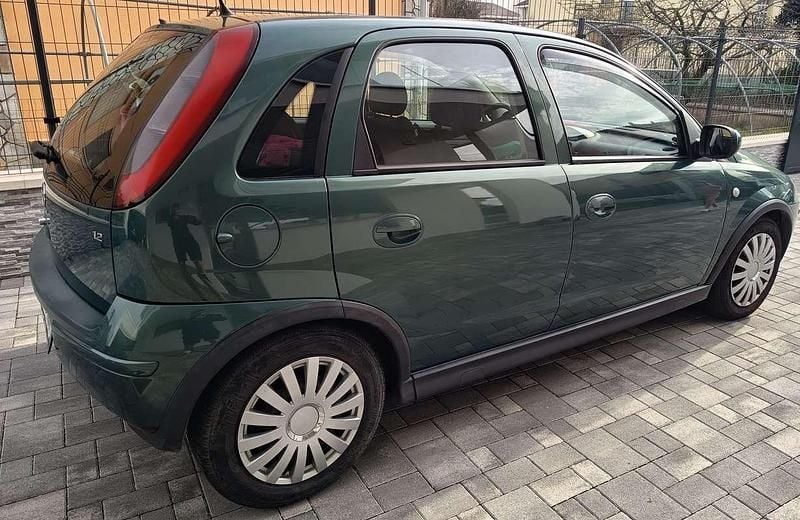 Usata Opel Corsa Club 75 CV (55 kW) 2004 Berlina