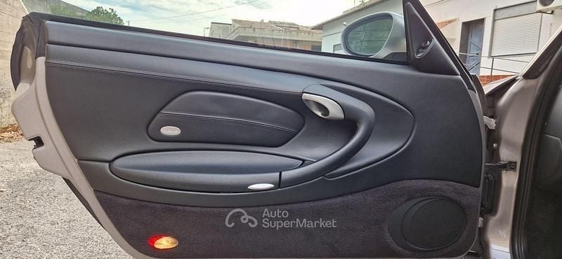 Usata Porsche 911 320 CV (235 kW) 2002 Gray Cabrio