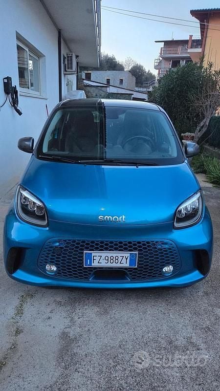 Usata Smart ForFour 2020 Blu Utilitaria