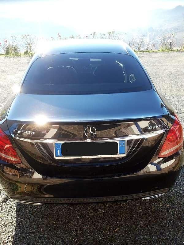 Usata Mercedes C250 204 CV (150 kW) 2018 Nero Berlina