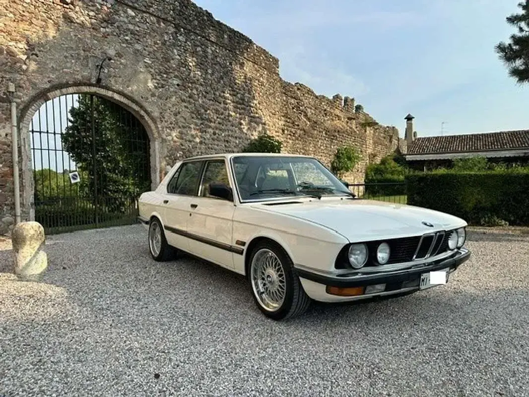 Usata BMW 520 125 CV (91 kW) 1983 Berlina