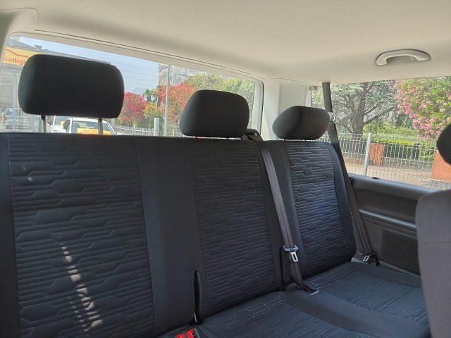 Usata VW Caravelle Comfortline 150 CV (110 kW) 2023 Argento Monovolume