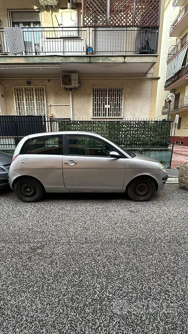 Usata Lancia Ypsilon 60 CV (44 kW) 2004 Utilitaria