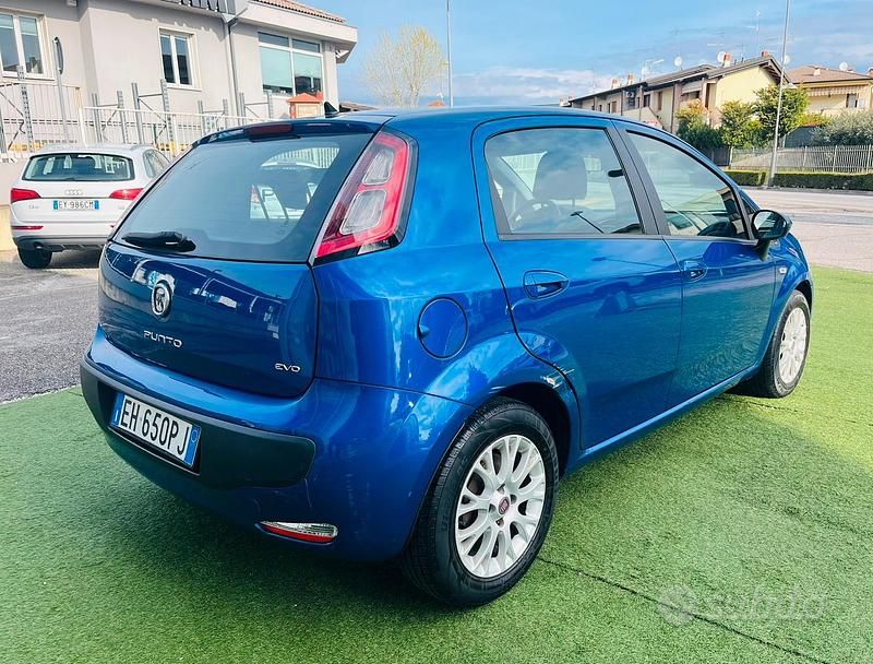 Usata Fiat Punto Evo 2011 Blu Utilitaria