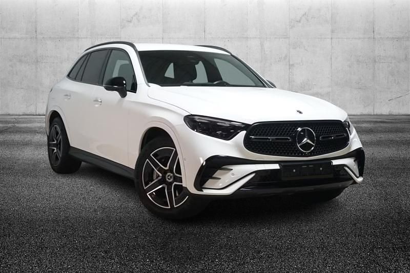 Usata Mercedes GLC300e AMG Line Premium 269 CV (197 kW) 2024 Bianco pastello SUV
