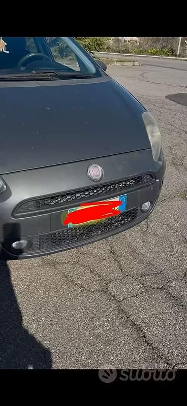 Usata Fiat Grande Punto 65 CV (47 kW) 2014 Grigio Utilitaria