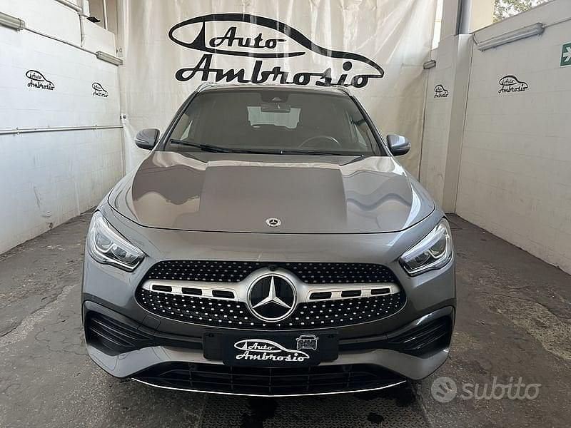 Usata Mercedes GLA200 Premium 150 CV (110 kW) 2022 Grigio SUV