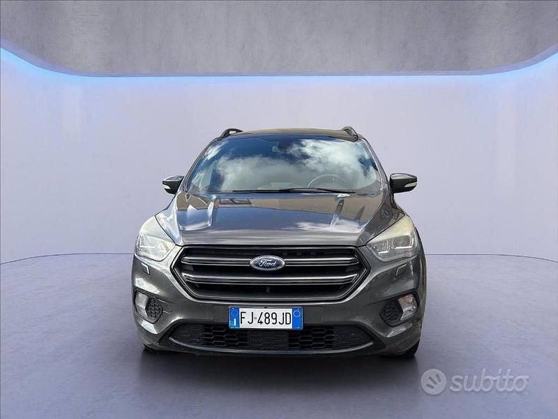 Usata Ford Kuga ST-Line 120 CV (88 kW) 2017 Grigio SUV