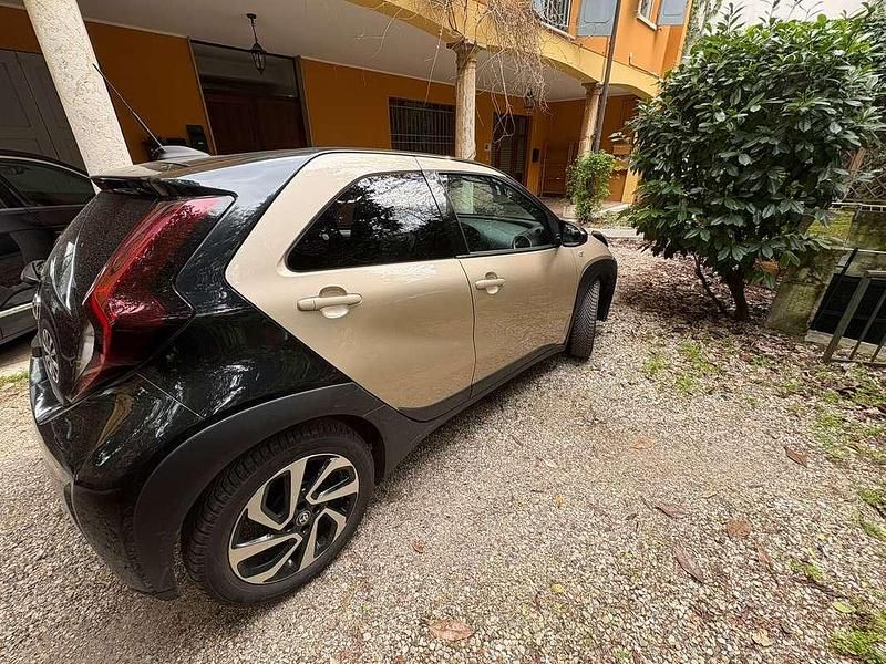 Usata Toyota Aygo X 72 CV (52 kW) 2024 Bronzo SUV