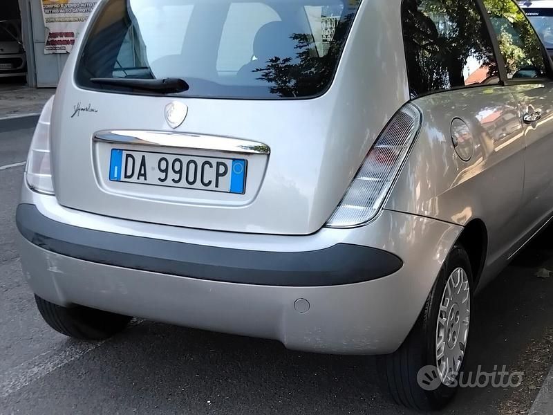Usata Lancia Ypsilon 77 CV (56 kW) 2006 Grigio Utilitaria