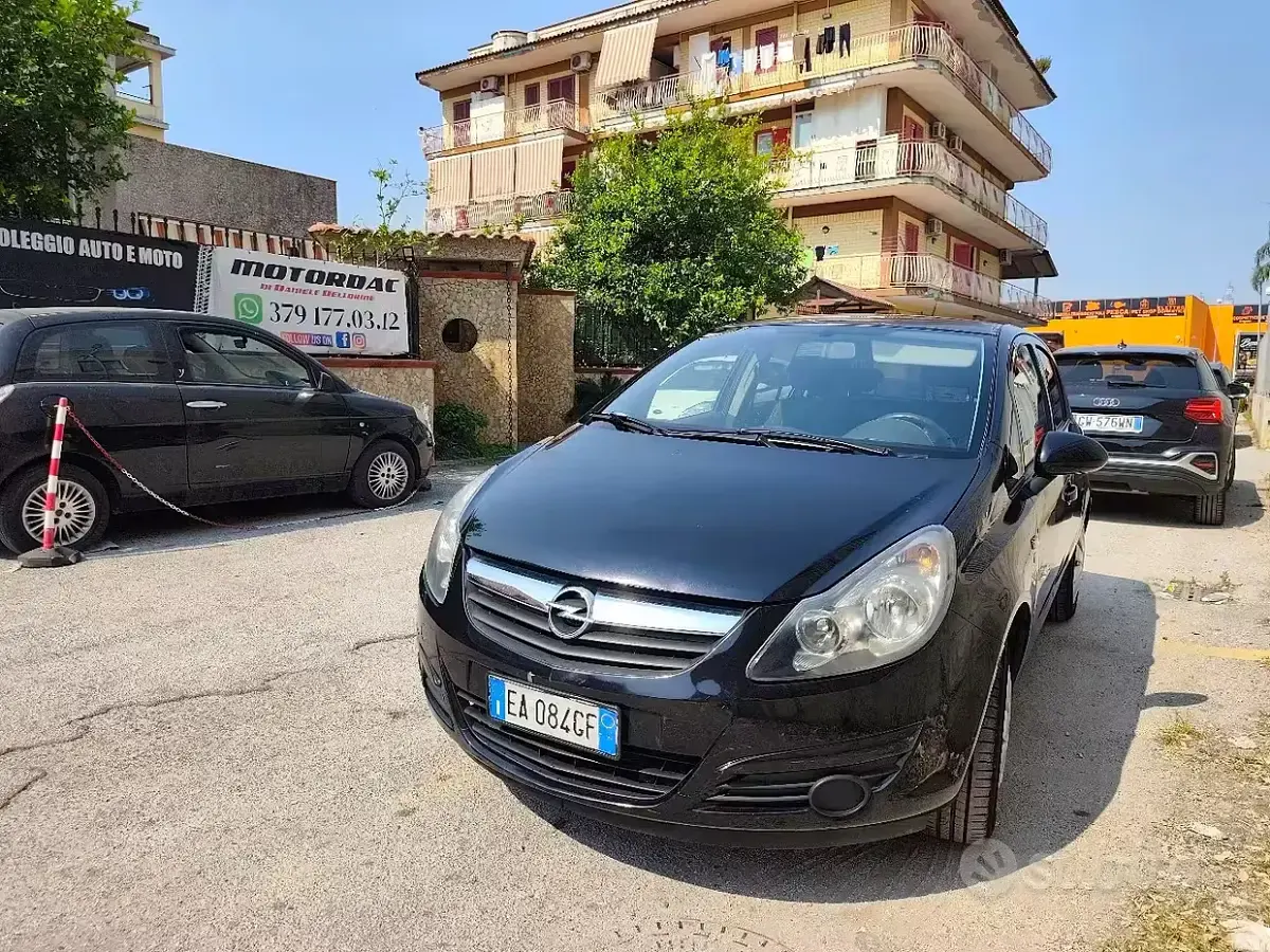 Usata Opel Corsa 80 CV (58 kW) 2010 Nero Utilitaria