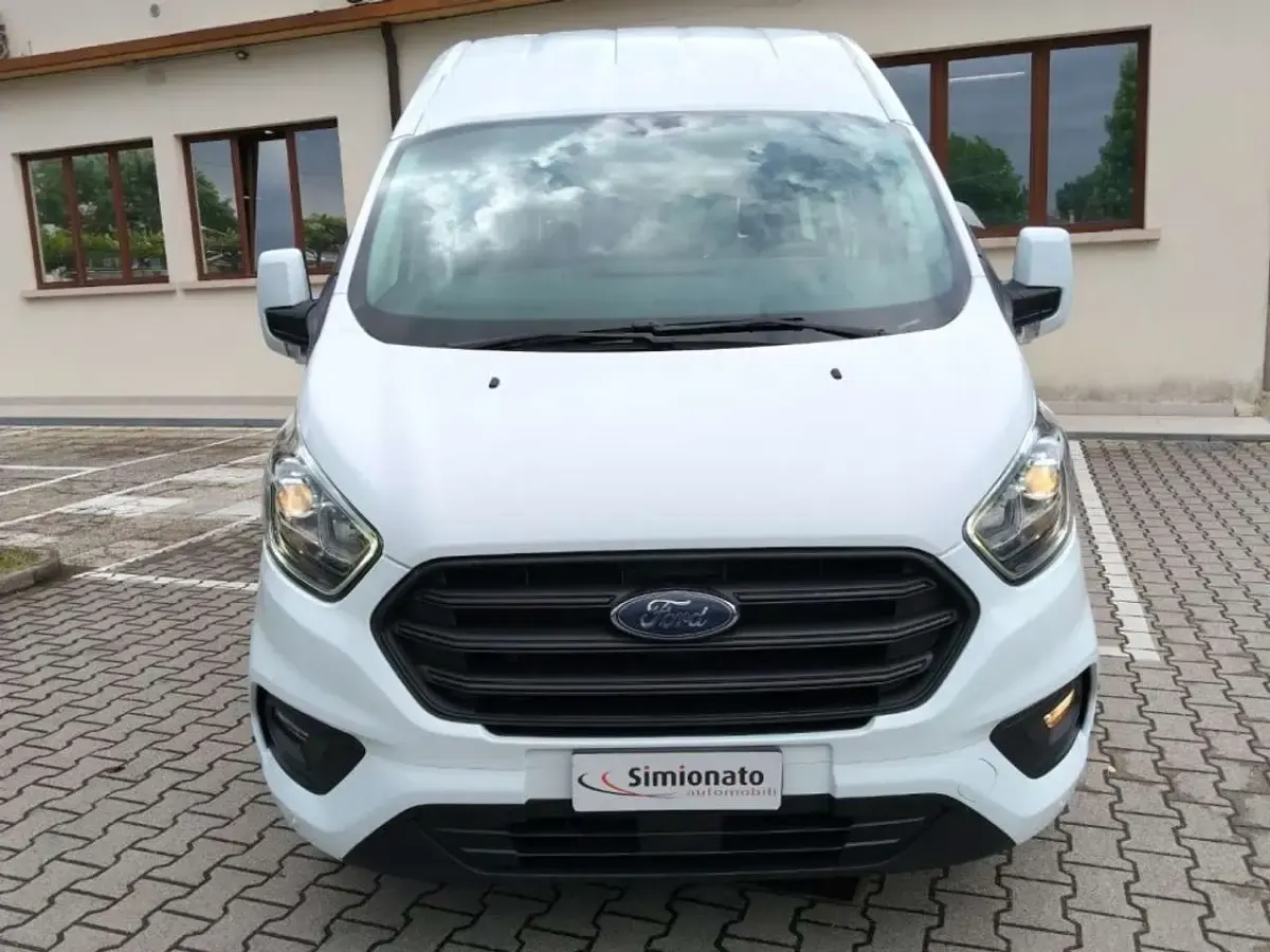 Usata Ford Transit Custom Trend 131 CV (96 kW) 2020 Bianco Station wagon