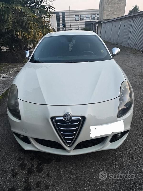 Usata Alfa Romeo Giulietta 120 CV (88 kW) 2011 Bianco Utilitaria