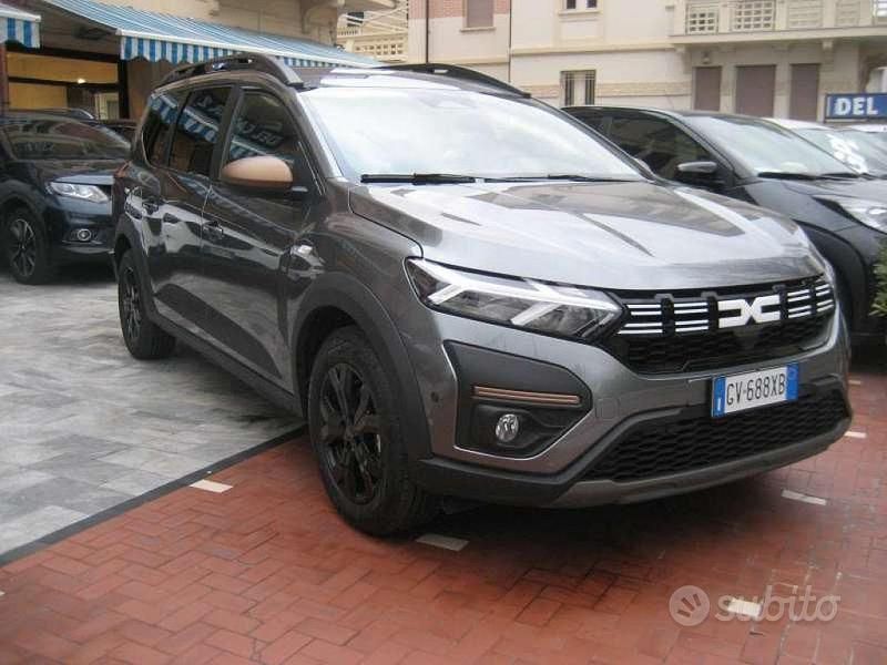 Usata Dacia Jogger Extreme 101 CV (74 kW) 2024 Grigio Monovolume
