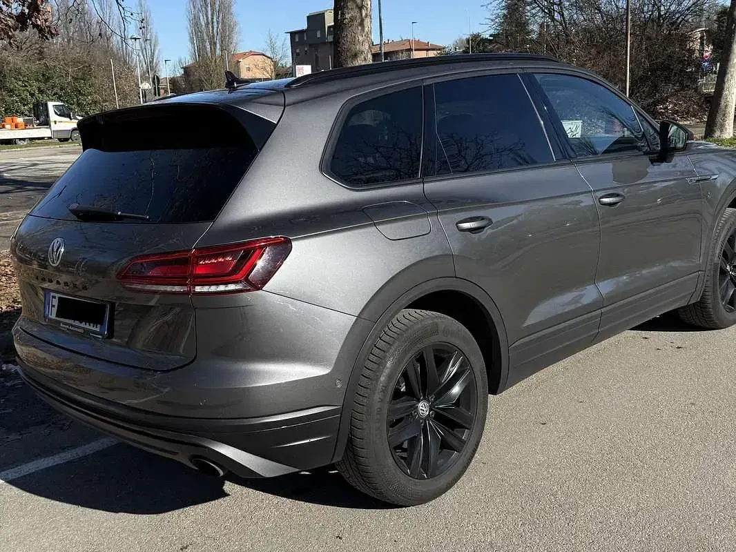 Usata VW Touareg Advance 231 CV (169 kW) 2019 Grigio SUV