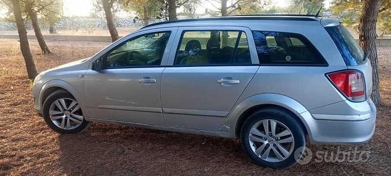 Usata Opel Astra 60 CV (44 kW) 2008 Grigio Station wagon
