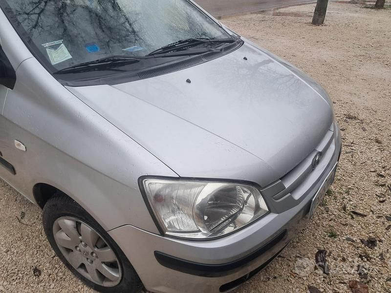 Grigio Usata 2005 Hyundai Getz Due volumi | 1500 € (Molto cara) - Immagine 1/3