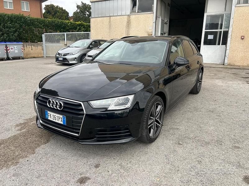 Nero Usata 2016 Audi A4 Station wagon | 8900 € (Buon prezzo) - Immagine 1/4