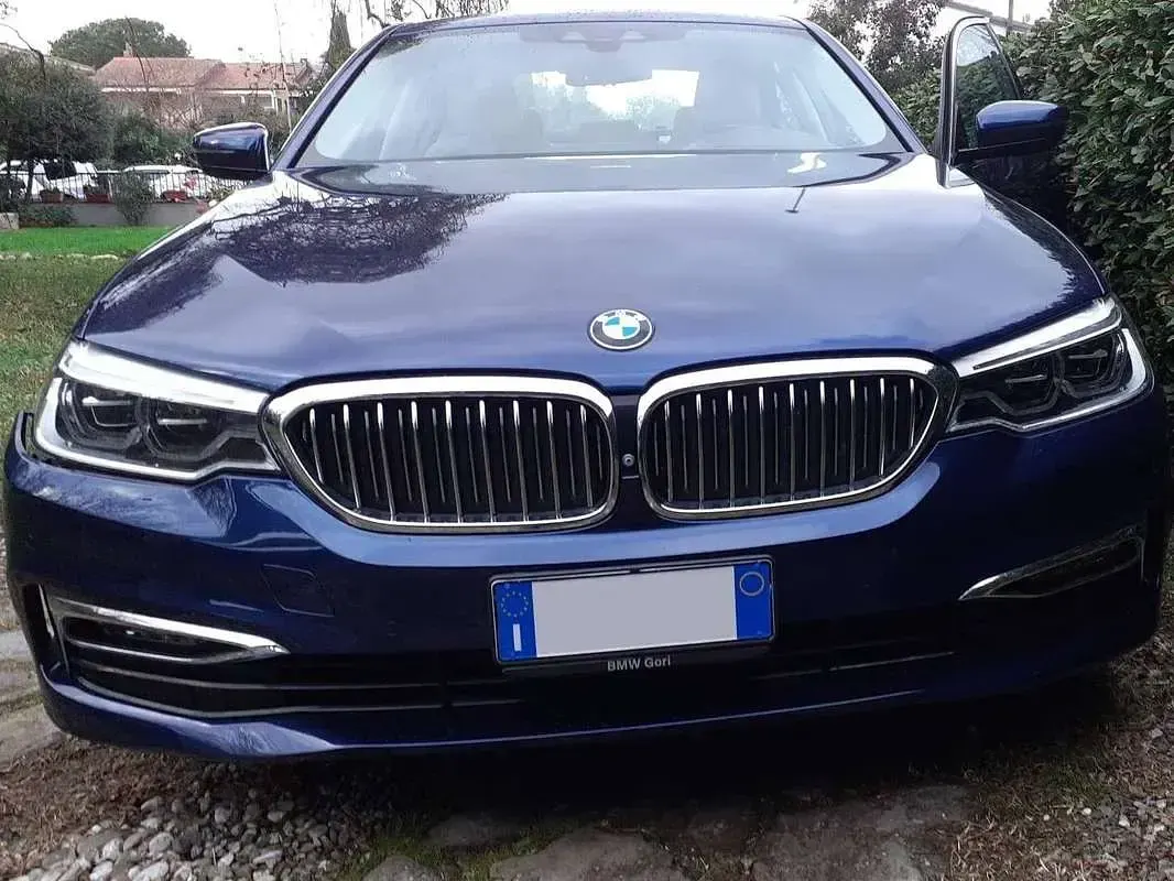 Usata BMW 520 Luxury Line 190 CV (139 kW) 2017 Blu/azzurro Berlina
