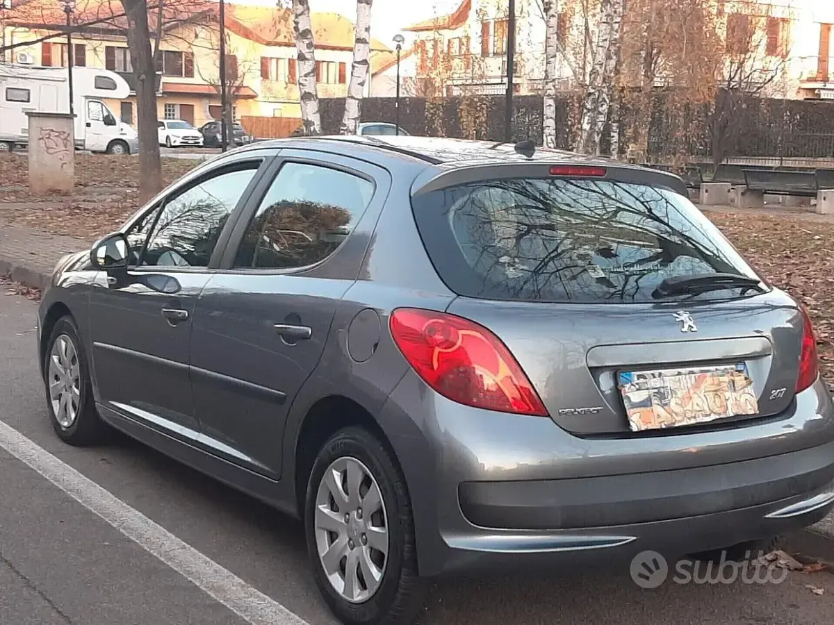 Usata Peugeot 207 73 CV (53 kW) 2010 Grigio Berlina