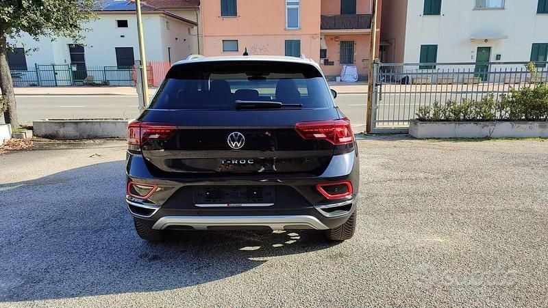 Usata VW T-Roc Style 150 CV (110 kW) 2024 Nero metallizzato SUV
