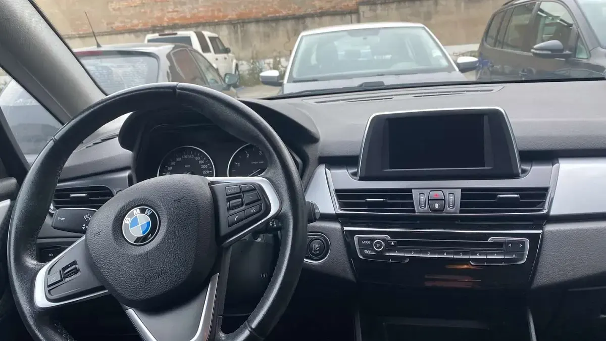 Usata BMW 214 Active Tourer Advantage 95 CV (69 kW) 2017 Nero Monovolume