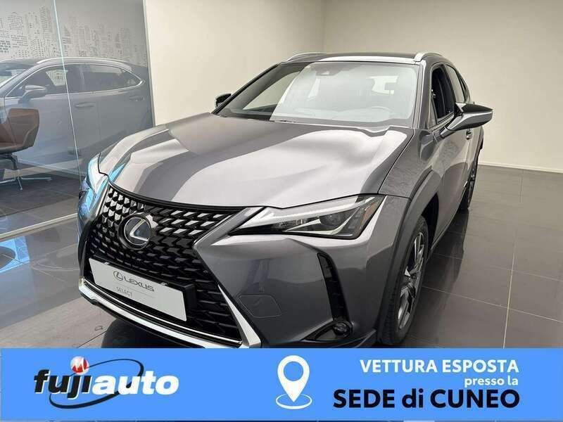 Grigio scuro Usata 2022 Lexus UX 250h Executive Line SUV | 25.900 € - Immagine 1/4