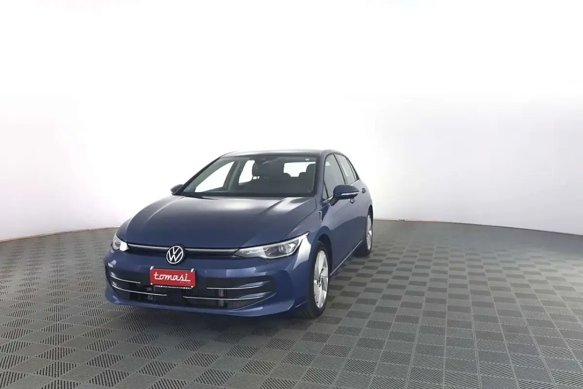 Usata VW Golf VIII Style 150 CV (110 kW) 2025 Anemone blue Utilitaria