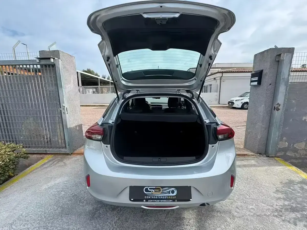 Usata Opel Corsa Elegance 75 CV (55 kW) 2023 Grigio Utilitaria