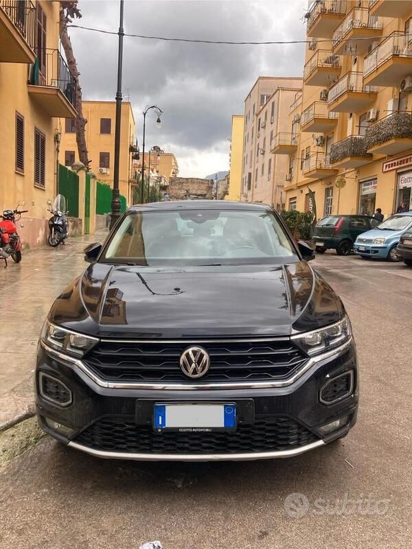 Usata VW T-Roc 116 CV (85 kW) 2019 Nero SUV