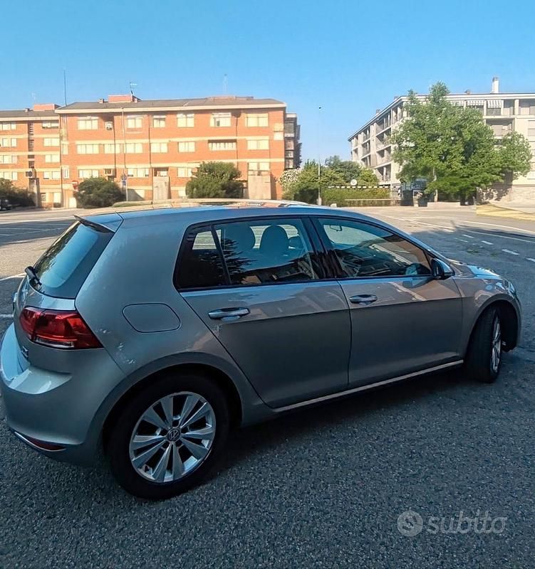 Usata VW Golf VII Comfortline 105 CV (77 kW) 2013 Berlina