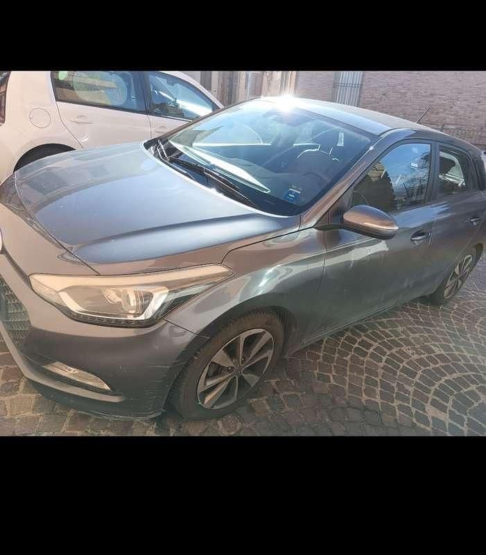 Usata Hyundai i20 Comfort 83 CV (61 kW) 2016 Utilitaria