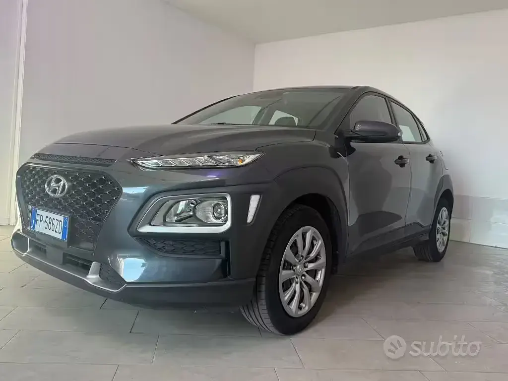 Usata Hyundai Kona Style 120 CV (88 kW) 2018 Grigio SUV