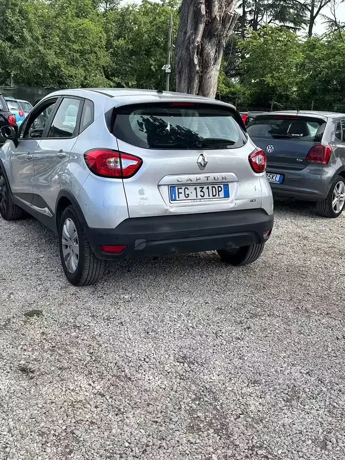 Usata Renault Captur 90 CV (66 kW) 2016 Grigio SUV