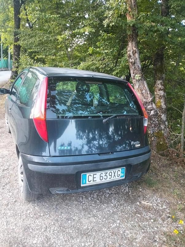 Occasion Fiat Punto 80 ch (58 kW) 2001 Noir Citadine